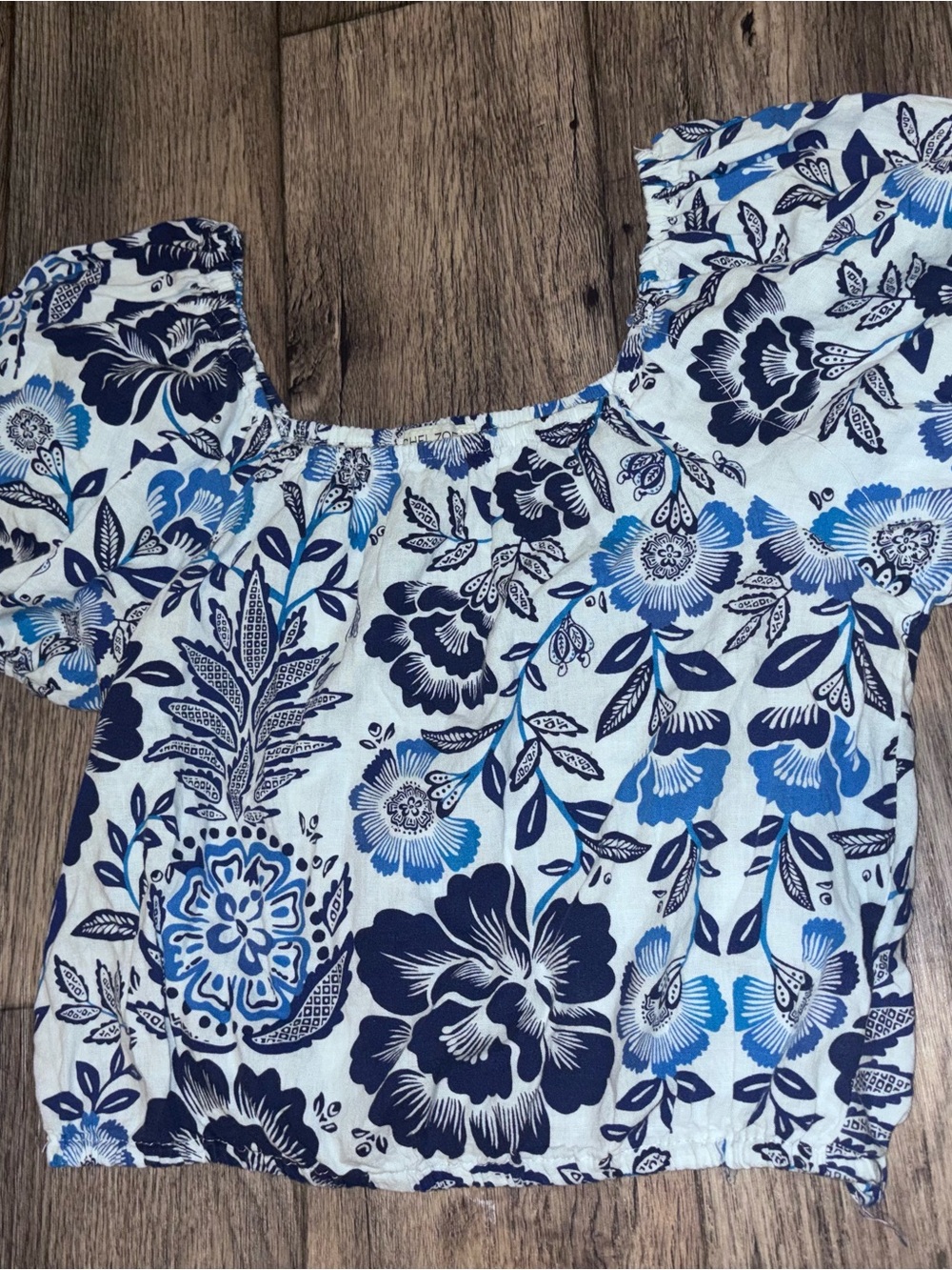 Women’s size small Rachel Zoe Crop Top Blue Floral